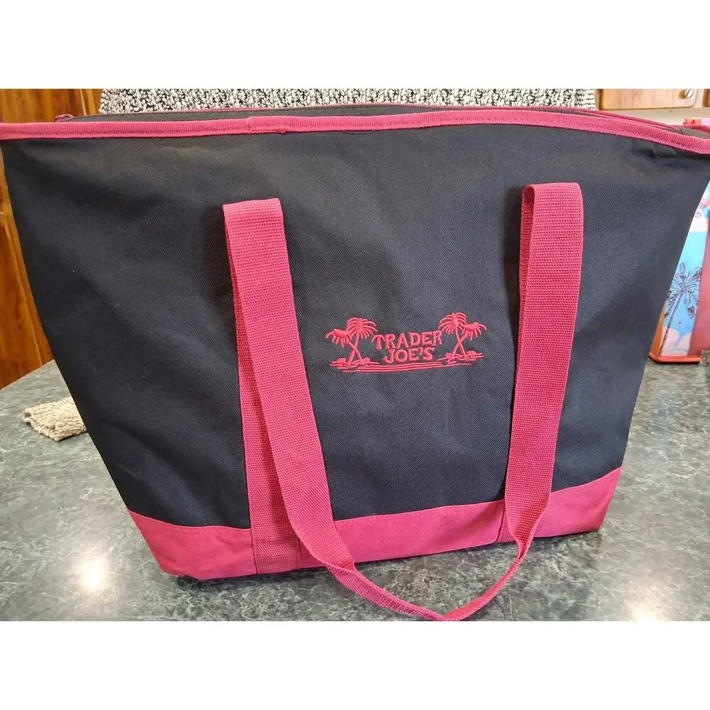 Trader Joe’s XL Insulated Tote Bag Black Red Reusable Grocery Cooler Beach Trip